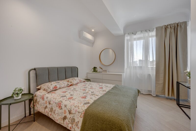 Pipera Cortina North  inchiriere 3 camere boxa  parcare subteranǎ